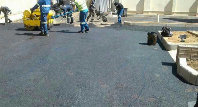 Tarring Surfaces /driveways and parking areas