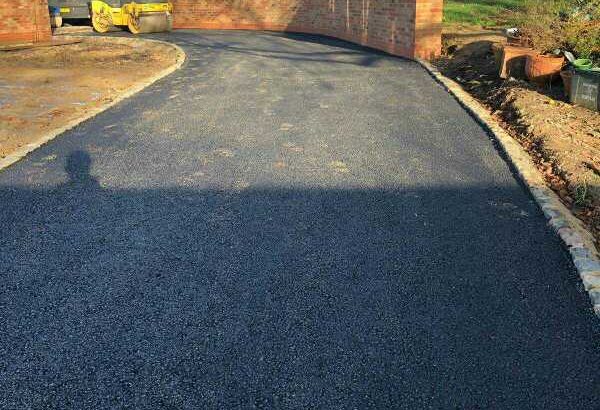 Tarmac Surfaces driveways and parking areas
