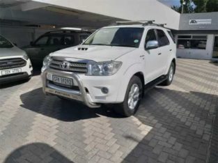 Toyota fortuner 3.0 model 2012