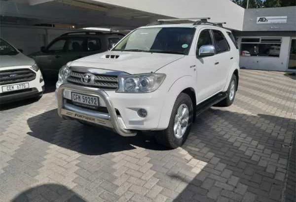 Toyota fortuner 3.0 model 2012
