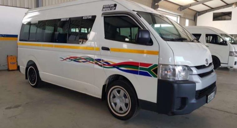Toyota Quantum sesfikile bus