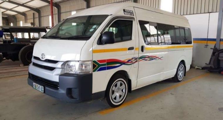 Toyota Quantum sesfikile bus