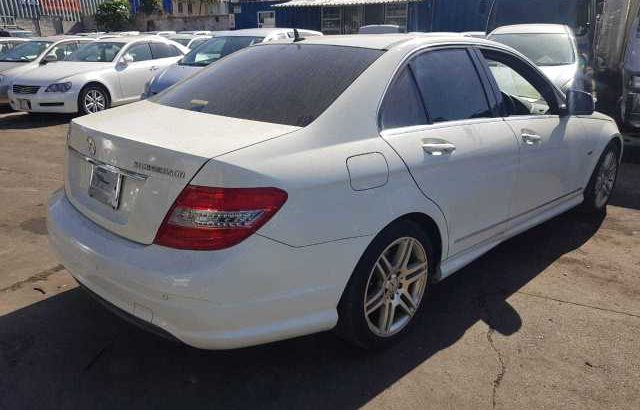 2012 Mercedes Benz C200 kompressod 2.0