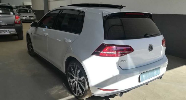 2017 Volkswagen Golf VII GTi 2.0