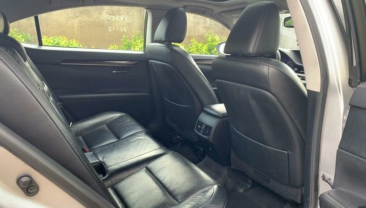Lexus es350 for urgent sale