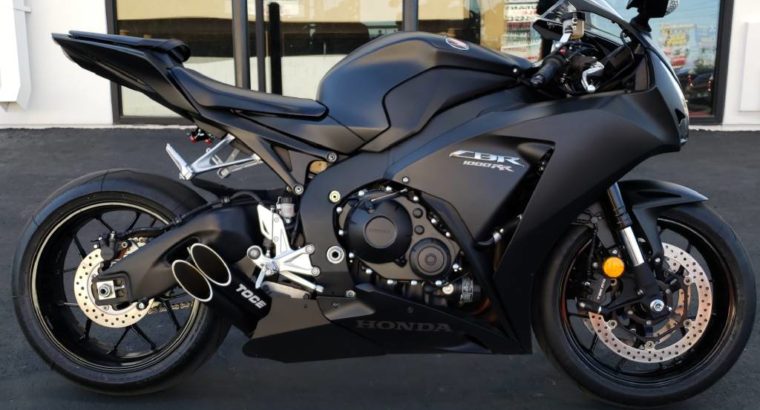 Honda cbr1000cc available,whatsap number +971557337543