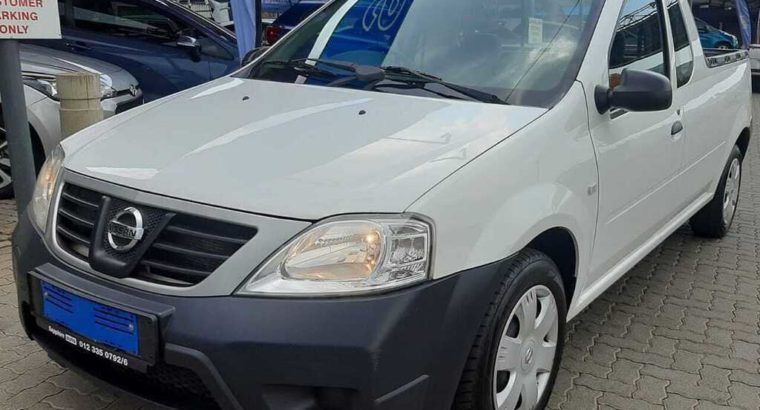 2015 Nissan P200 1.6 A-C safety pack