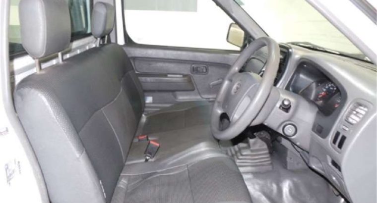 Nissan NP300 Hardbody 2.0 2015