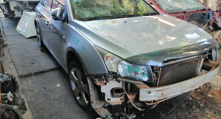 CHEV CRUZE 1.8 2012 ( AUTO ) IS NOW STRIPING FOR SPARES
