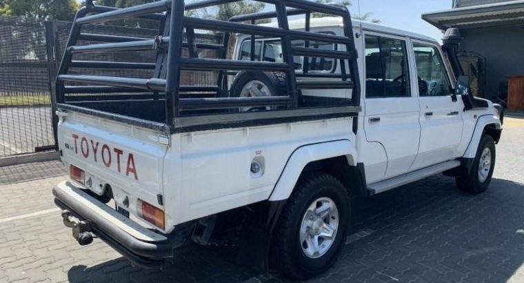 Toyota land cruiser 79
