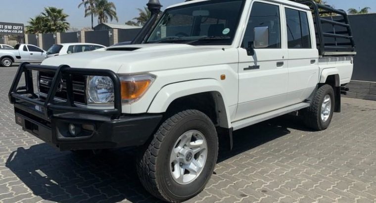 Toyota land cruiser 79