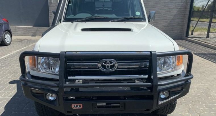 Toyota land cruiser 79