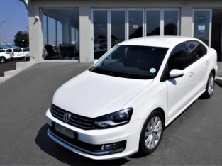 2018 POLO SEDAN 1.6 COMFORTLINE WITH 76000KM FOR SALE 0790475688