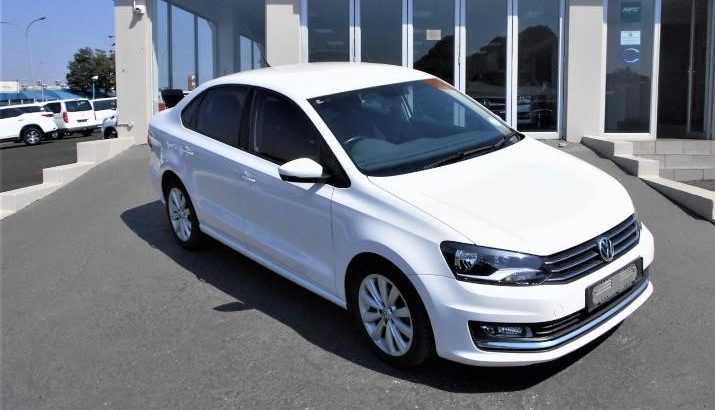 2018 POLO SEDAN 1.6 COMFORTLINE WITH 76000KM FOR SALE 0790475688