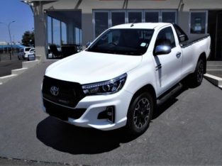 2020 HILUX 2.8DG-6 AUTO WITH 3900KM FOR SALE