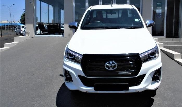 2020 HILUX 2.8DG-6 AUTO WITH 3900KM FOR SALE