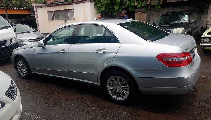 MERCEDES BENZ E300