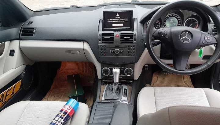 MERCEDES BENZ C200