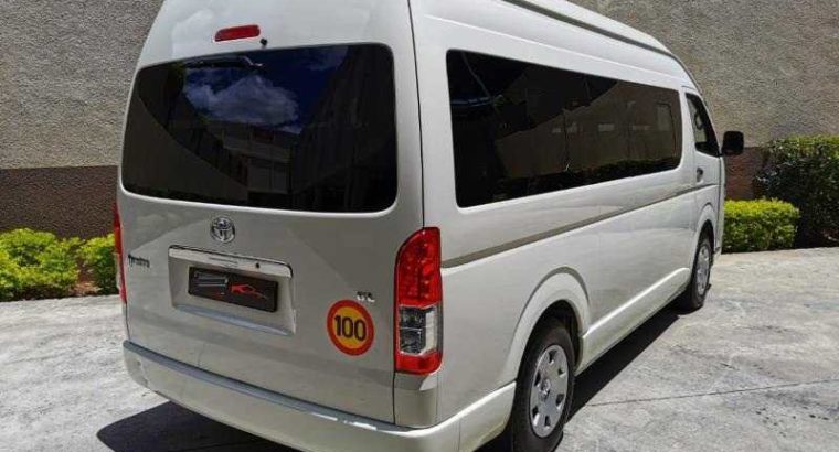 2015 Toyota Quantum 2.5 GL 14 Seater Bus
