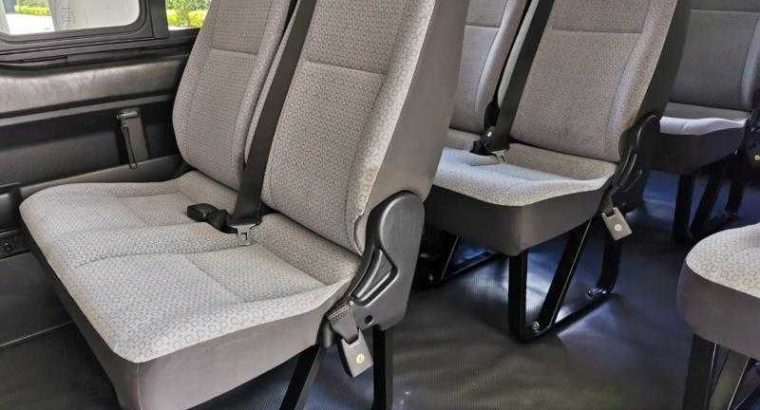 2015 Toyota Quantum 2.5 GL 14 Seater Bus