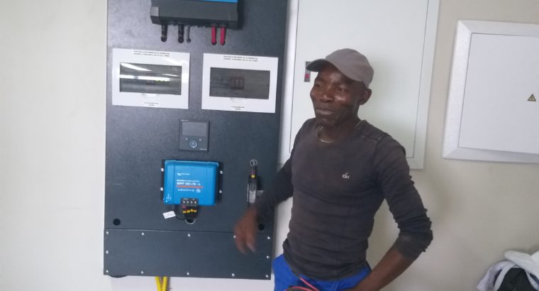 Experienced electrician, rating per day.