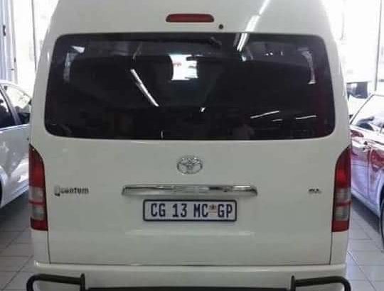 2013 Toyota quantum 2.7 GL with aircon