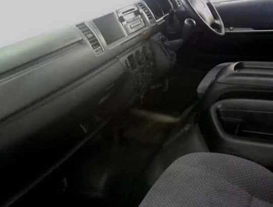 2013 Toyota quantum 2.7 GL with aircon