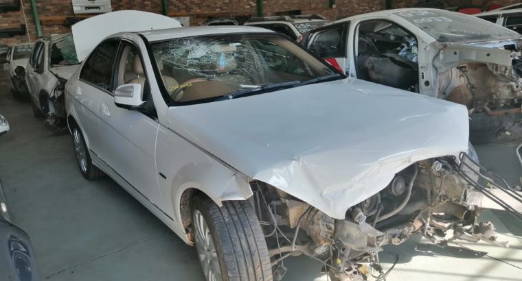 MERCEDES W204 C220 CDI PREFACE – STRIPPING FOR SPARES
