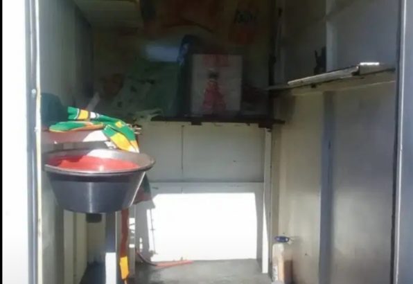 Food Caravan/Trailer BARGAIN!! With FREE Gas Deep Fryer