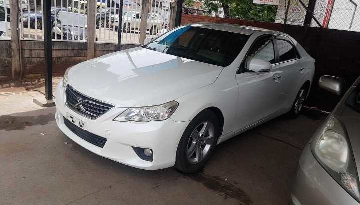 TOYOTA MARK X HYBRID