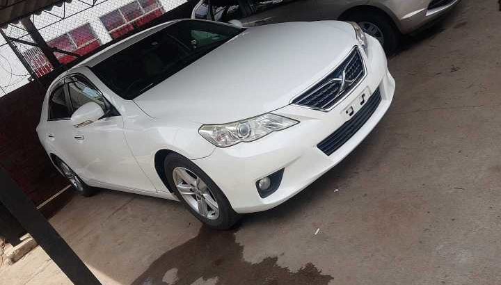 TOYOTA MARK X HYBRID