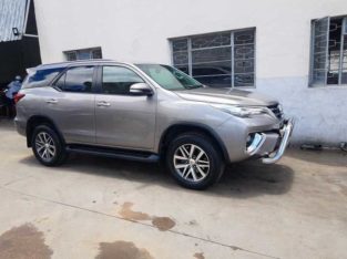 T0YOTA FORTUNER (2019)