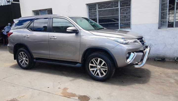 T0YOTA FORTUNER (2019)