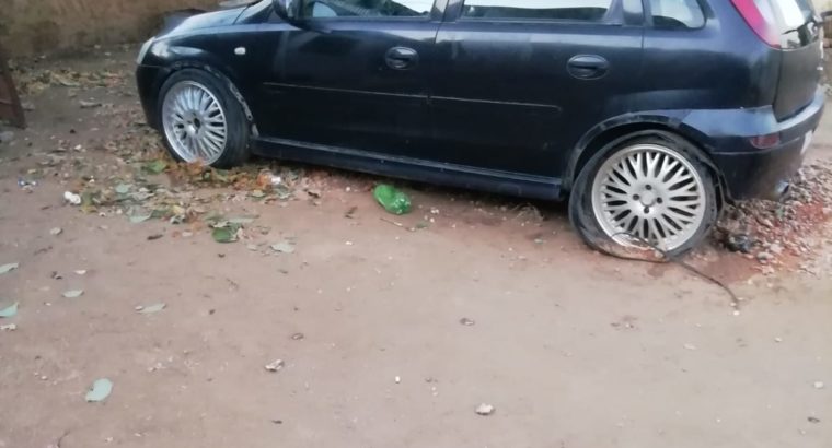 CORSA GAMMA HATCHBACK STRIPPING FOR SPARES