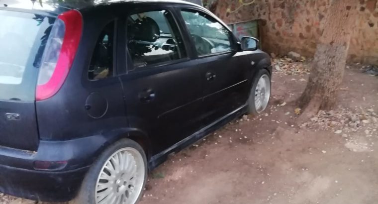 CORSA GAMMA HATCHBACK STRIPPING FOR SPARES