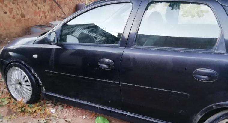 CORSA GAMMA HATCHBACK STRIPPING FOR SPARES