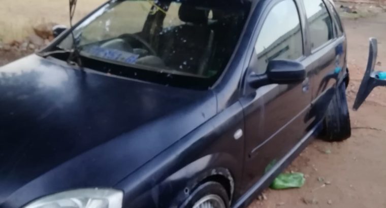 CORSA GAMMA HATCHBACK STRIPPING FOR SPARES