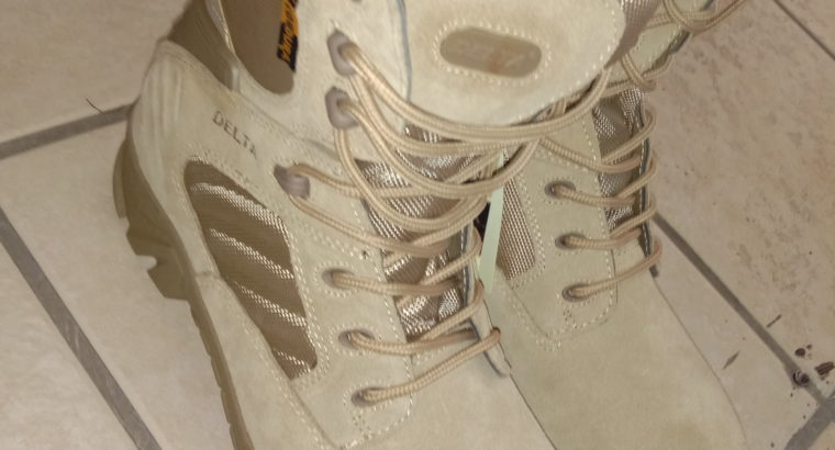 Outdoor boots