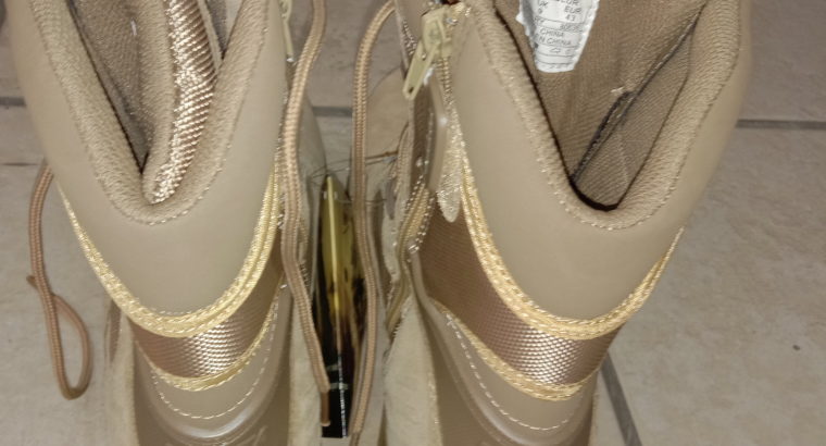Outdoor boots