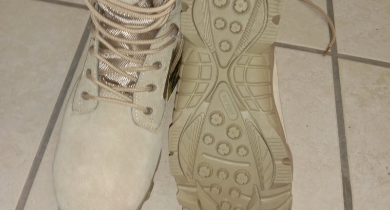 Outdoor boots