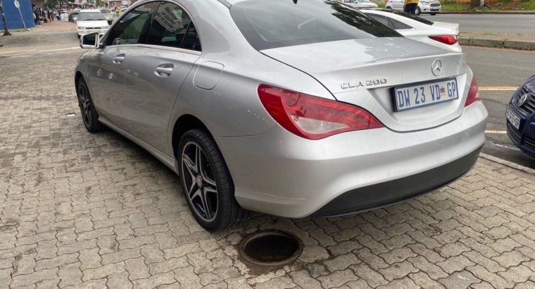 2015 Auto Mercedes Benz CLA 200