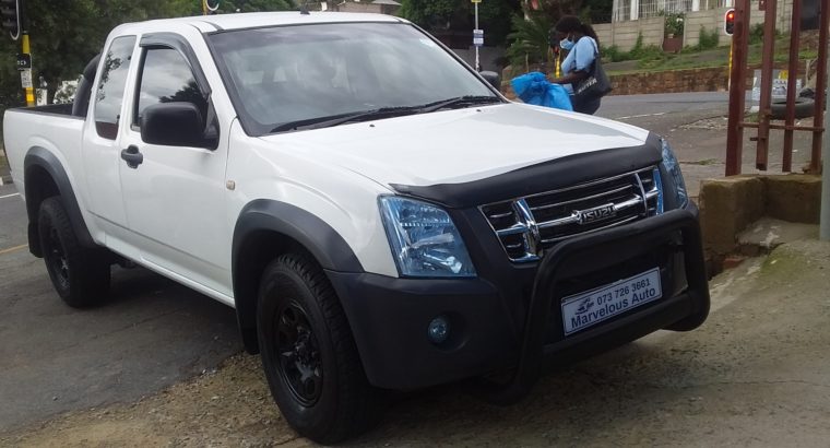 2011 Isuzu Kb250