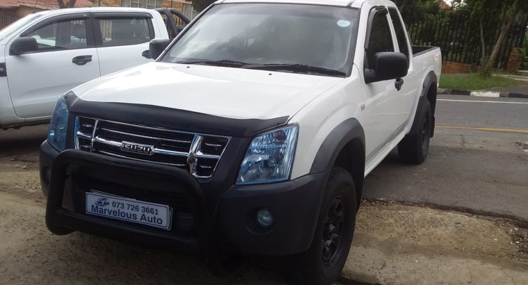 2011 Isuzu Kb250