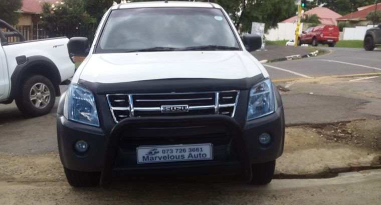2011 Isuzu Kb250