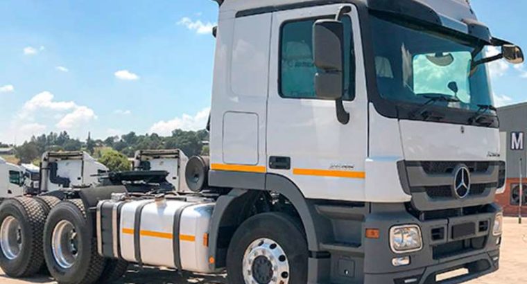 Mercedes Benz Double axle Actros 2646 Truck tractor