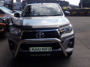 TOYOTA HILUX 2019