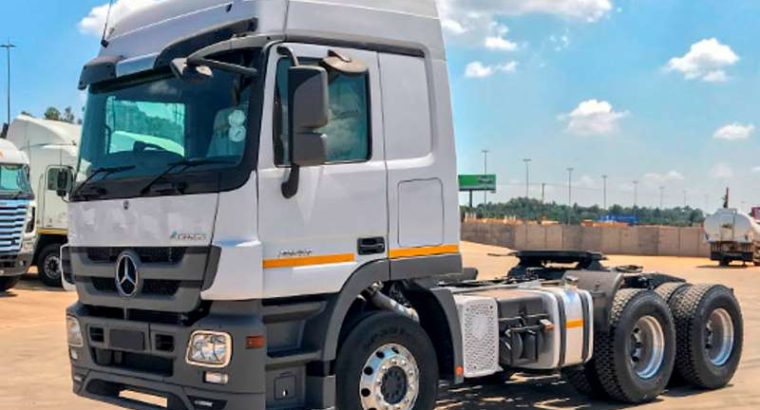 Mercedes Benz Double axle Actros 2646 Truck tractor