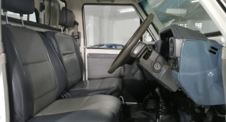 Toyota Land Cruiser 70 P Single Cab