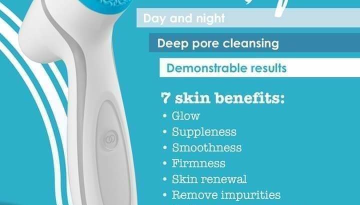 LumiSpa facial cleansing device