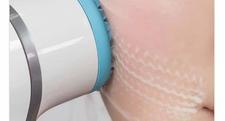 LumiSpa facial cleansing device